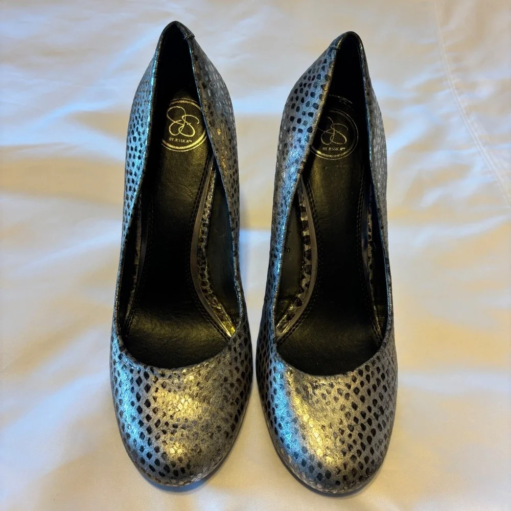 Jessica Simpson JS-Evangeline Silver‎ Snakeskin Round almondToe Pumps Heels 8.5